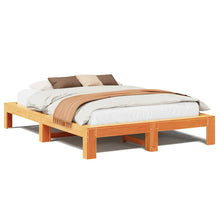 Bedframe zonder matras massief grenenhout wasbruin 140x200 cm