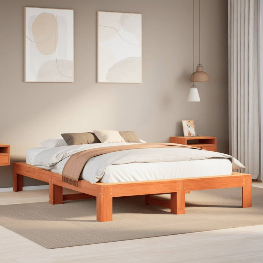 Bedframe zonder matras massief grenenhout wasbruin 140x200 cm