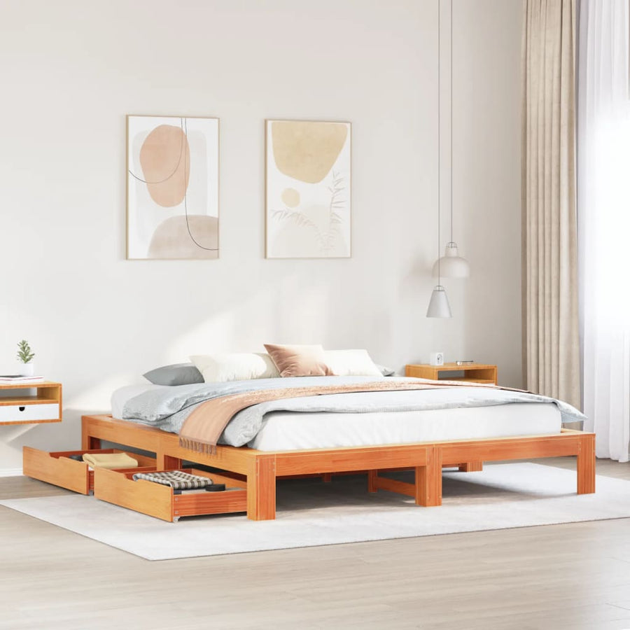 Bedframe zonder matras massief grenenhout wasbruin 200x200 cm