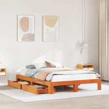 Bedframe zonder matras massief grenenhout wasbruin 140x200 cm