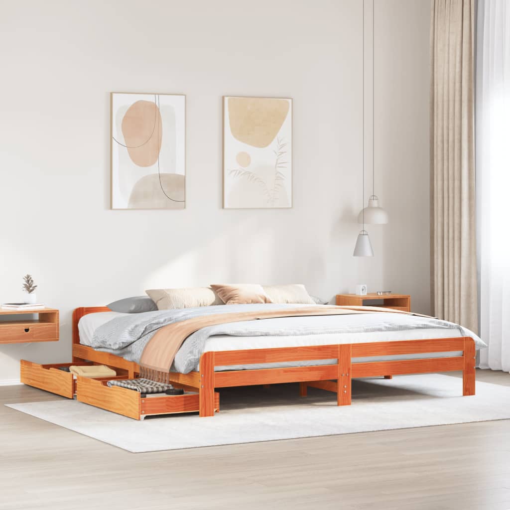 Bedframe zonder matras massief grenenhout wasbruin 200x200 cm