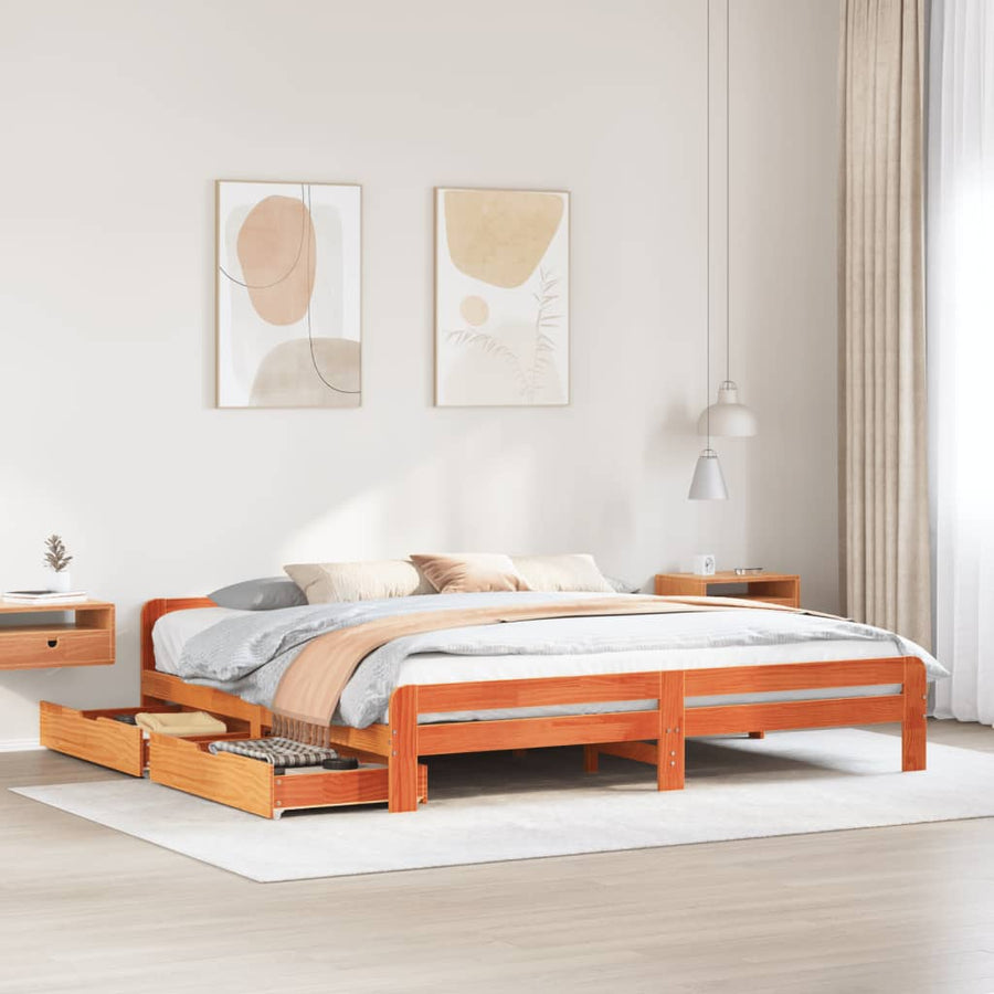 Bedframe zonder matras massief grenenhout wasbruin 200x200 cm