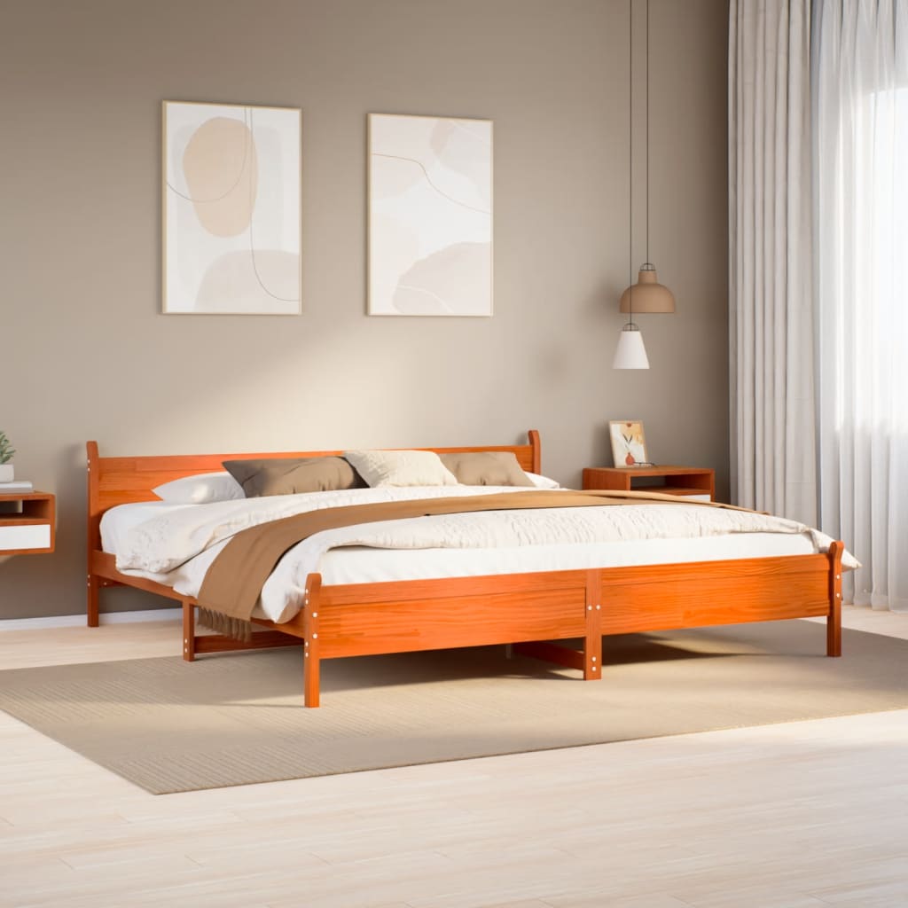 Bedframe zonder matras massief grenenhout wasbruin 200x200 cm