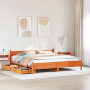 Bedframe massief grenenhout wasbruin 200x200 cm