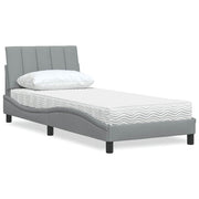 Bed met matras 80x200 cm lichtgrijs stof