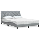 Bed met matras 140x200 cm lichtgrijs