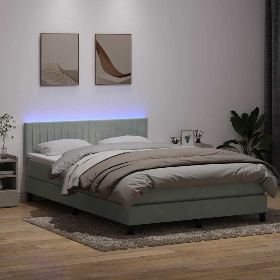 Boxspring met matras en LED fluweel lichtgrijs 160x210 cm