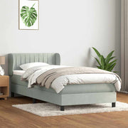 Boxspring met matras 80x220 cm lichtgrijs fluweel