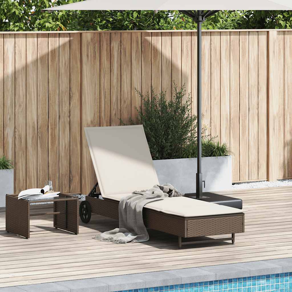Ligbed met wielen en kussen poly rattan bruin