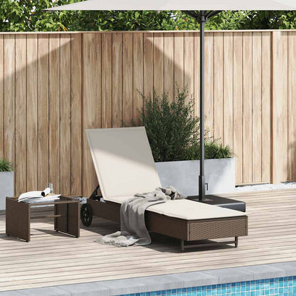 Ligbed met wielen en kussen poly rattan bruin
