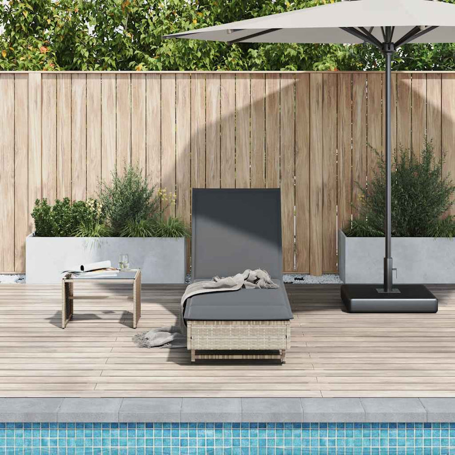 Ligbed met wielen en kussens poly rattan lichtgrijs