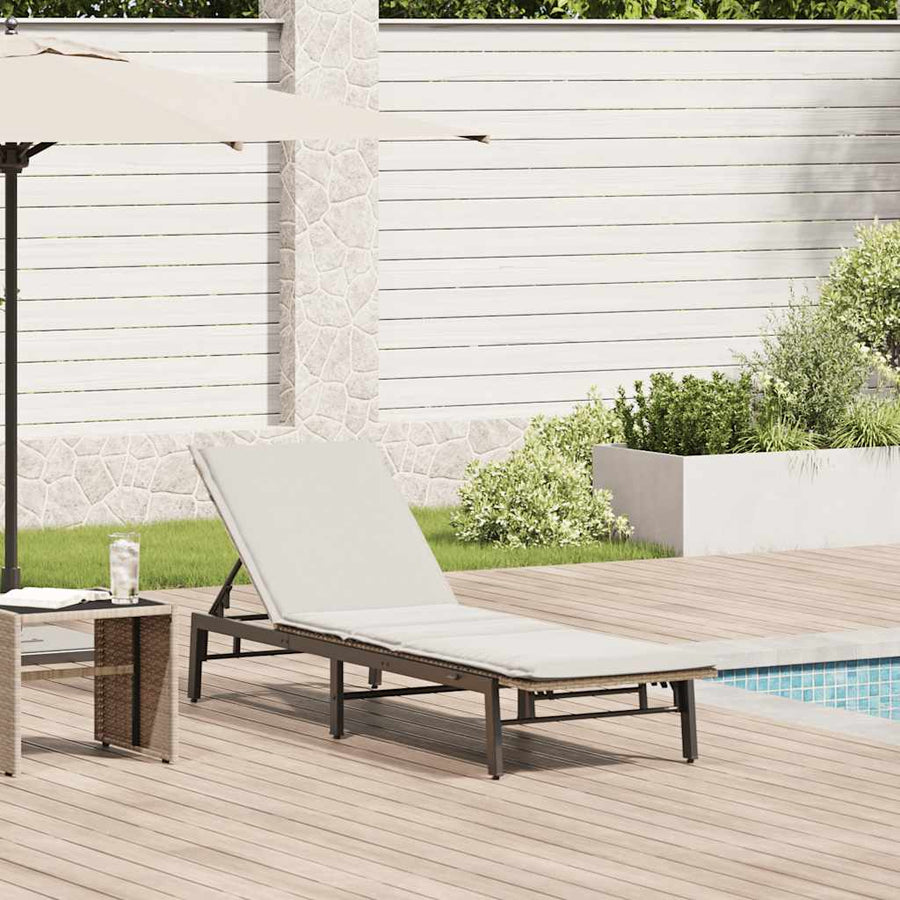 Ligstoel met kussen beige polyrotan