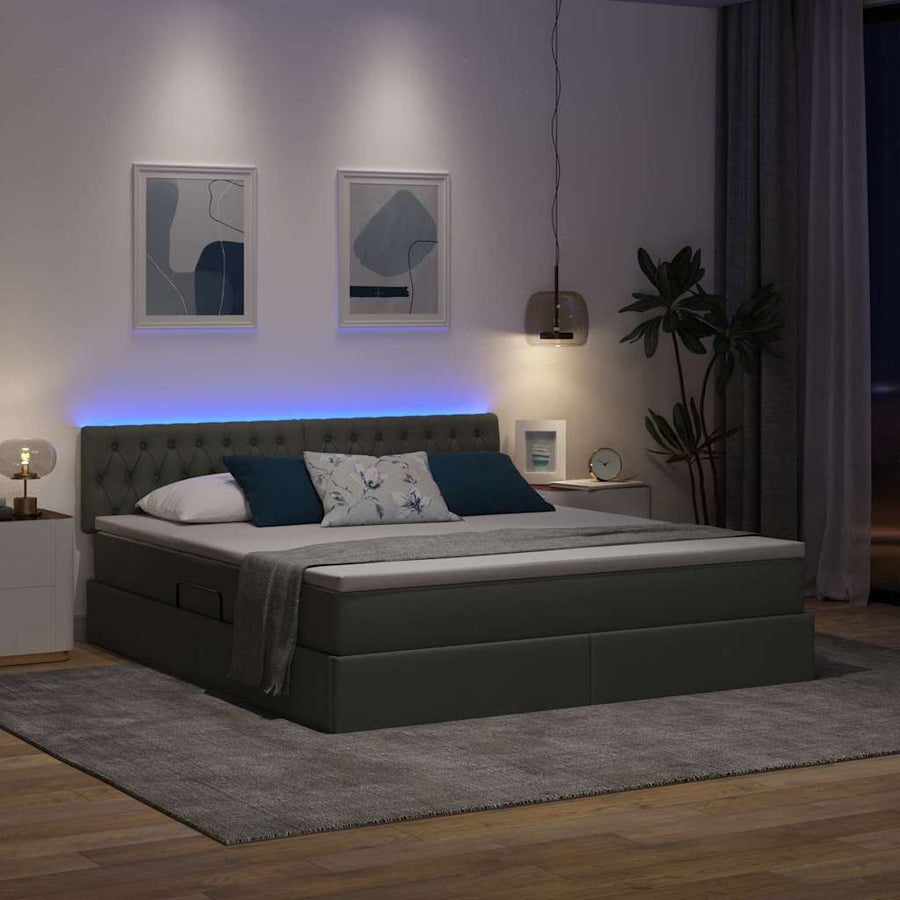 Bed met LED -striplichten Donkergrijs 180 x 200 cm Stof