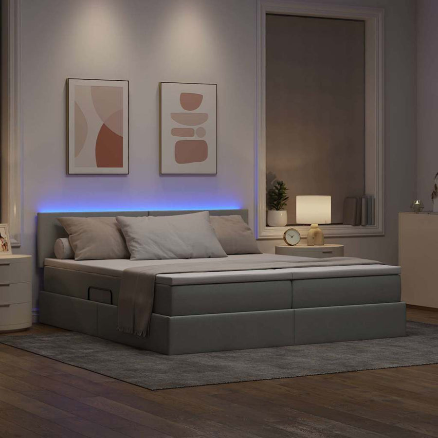 Bed met LED-striplichten Lichtgrijs 180 x 200 cm Stof