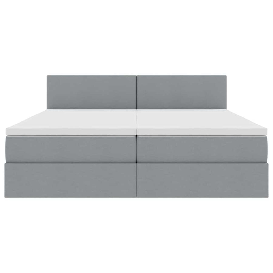 Bed met LED-striplichten Lichtgrijs 180 x 200 cm Stof