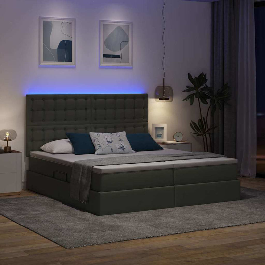 Bed met LED-stripverlichting Donkergrijs 180 x 200 cm Stof