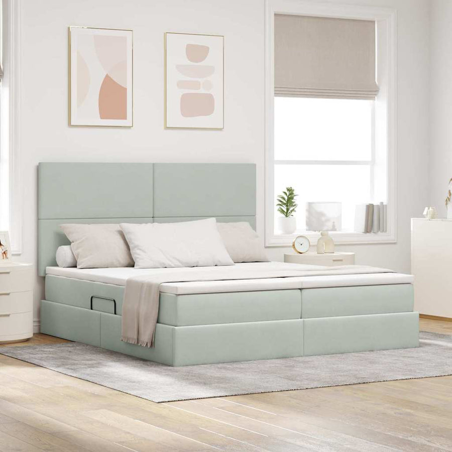 Bed met LED-stripverlichting Lichtgrijs 180 x 200 cm Fluweel