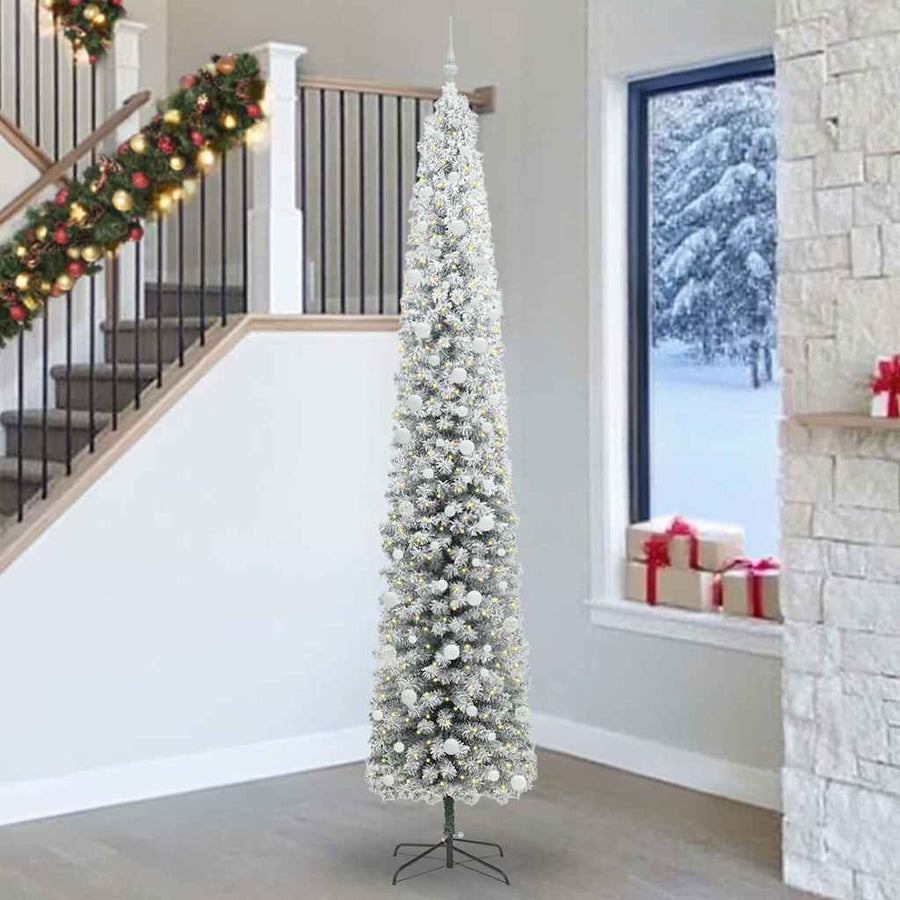 Kunstkerstboom Groen 270 cm PVC en Staal en Kunststof