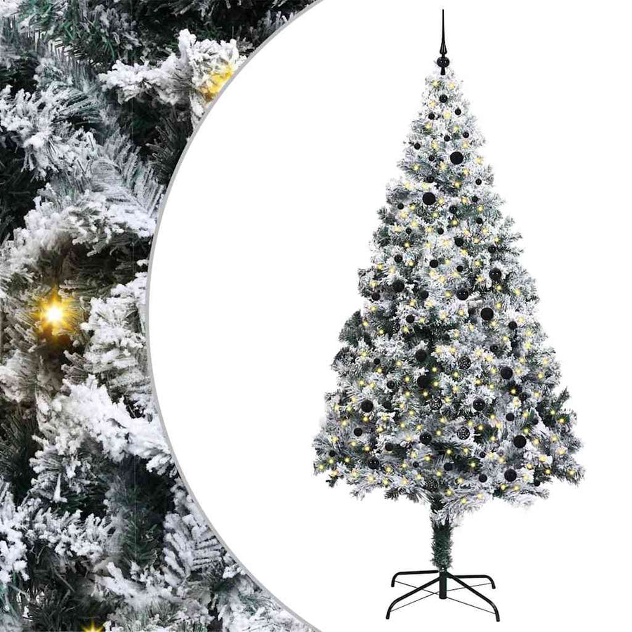 Kunstkerstboom Groen 240 x 150 cm PVC en Staal en Kunststof