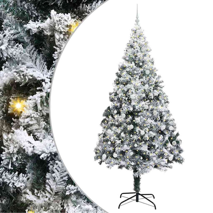 Kunstkerstboom Groen 240 x 150 cm PVC en Staal en Kunststof