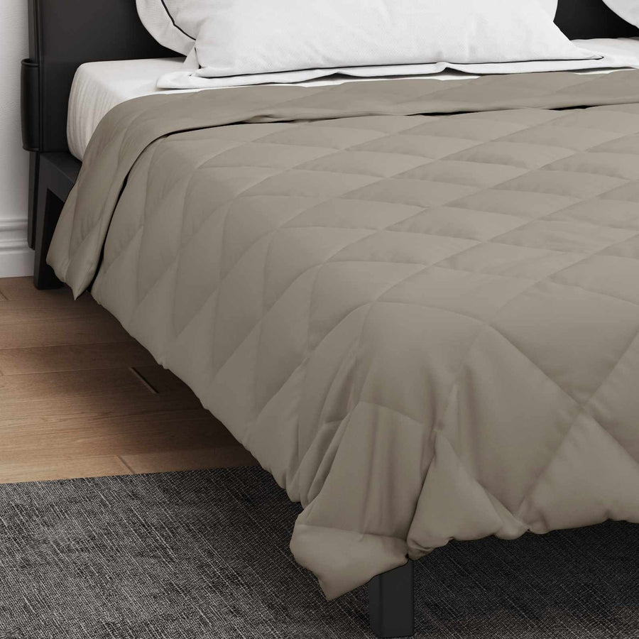Vol jaar dekbed Lichtgrijs 220 x 240 cm Microfiber