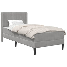 Bedframe met matras met hoofdeinde 2 pcs Lichtgrijs Fluweel