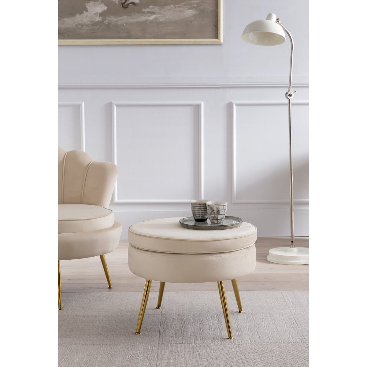 Round pouf in beige velvet