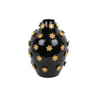Vase golden flowers