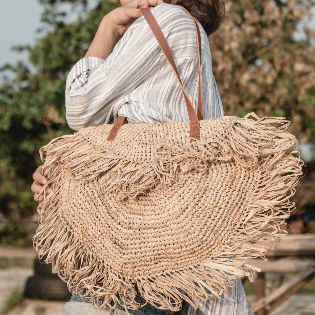 Schoudertas raffia 38x52 cm beige franjes