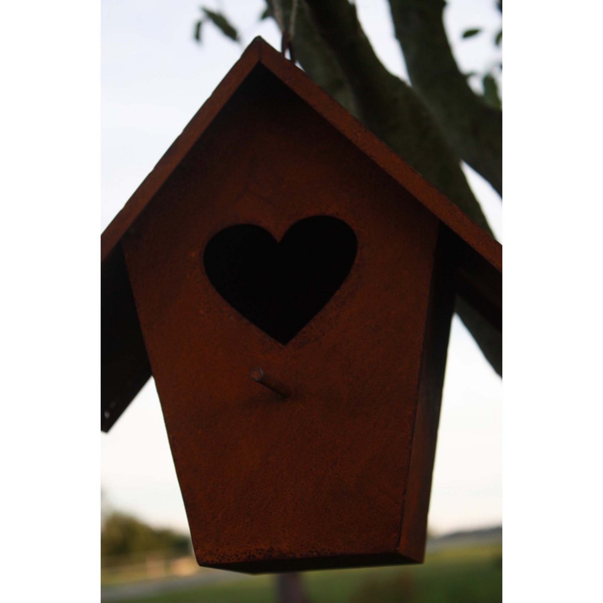 Bird feeder with heart | Garden decoration rusted birdhouse