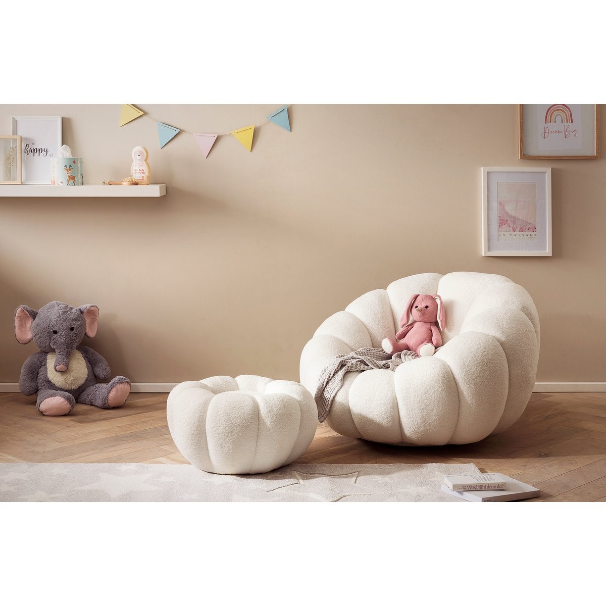 Armchair and ottoman set made of white teddy fur