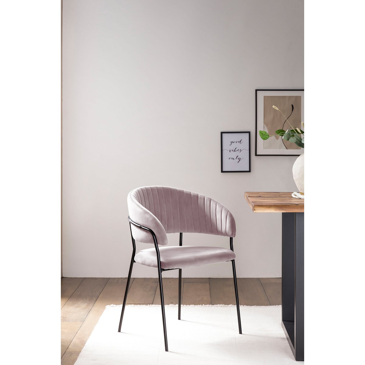 Stoel roze fluweel matzwart metaal 55x50x80 cm