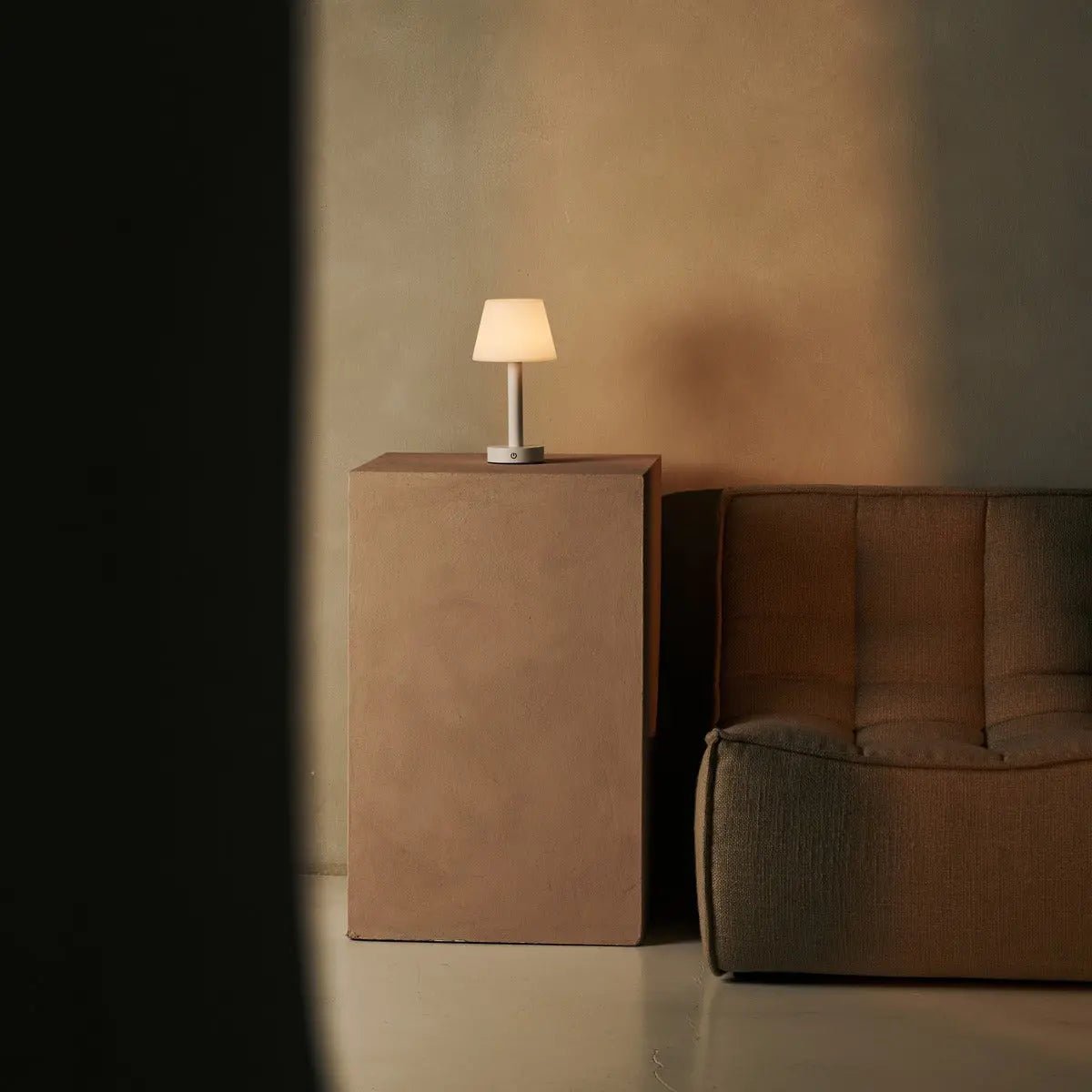 Tafellamp Zoë wit hout oplaadbaar dimbaar USB-C
