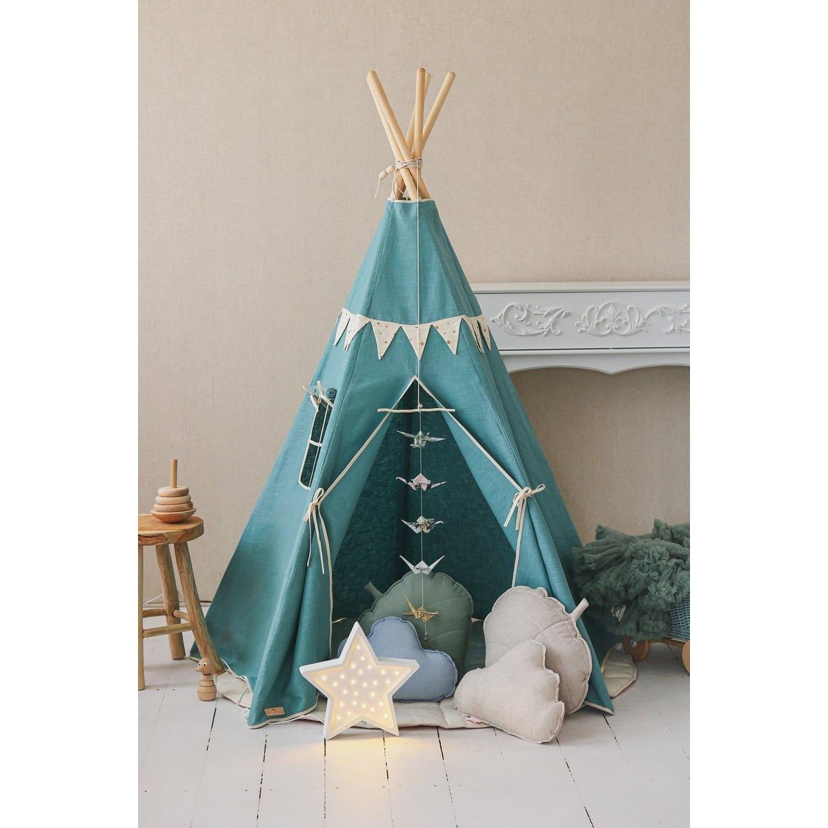 Gold Star Tipi Met Guirlande En Mattenset Voor Kinderen