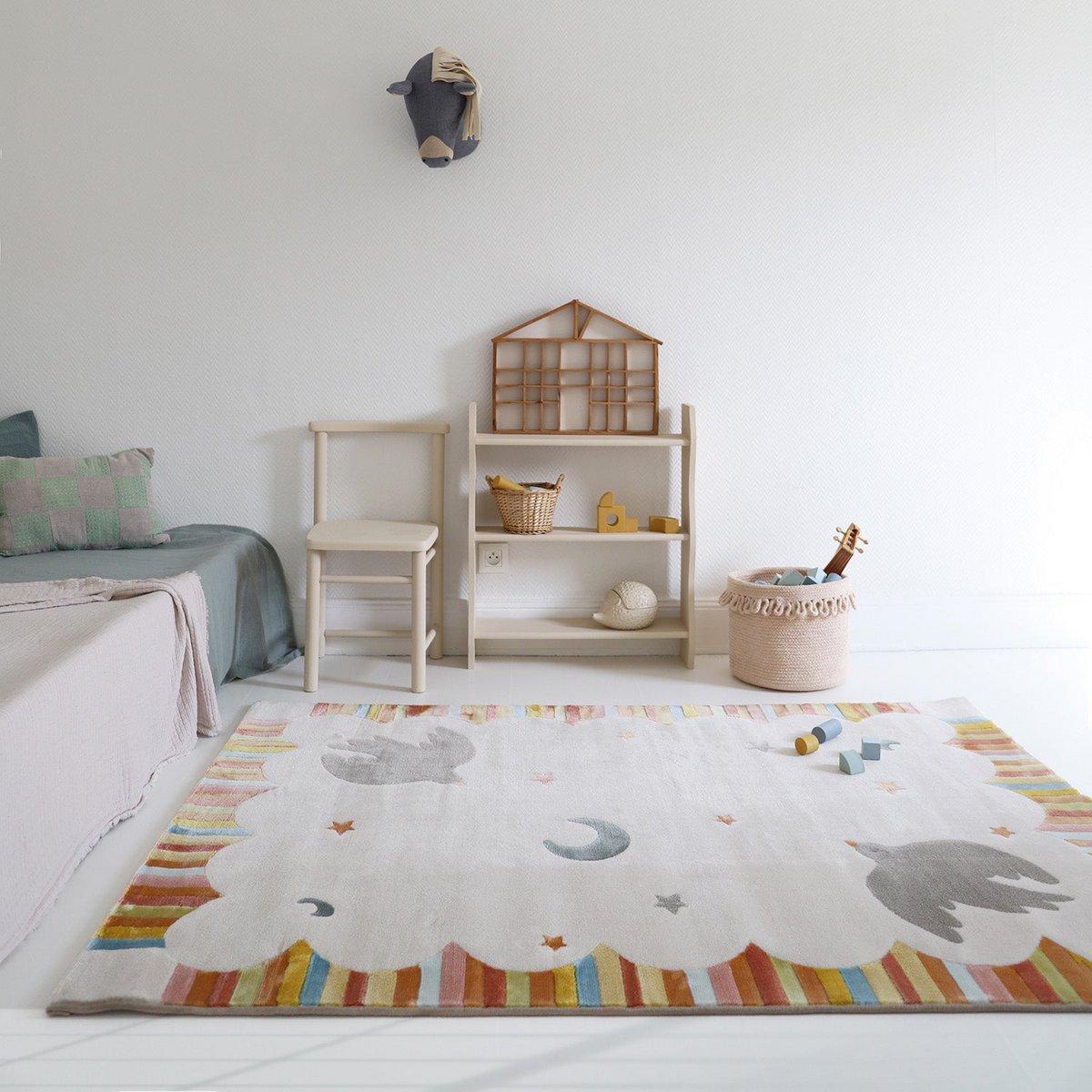 Multicoloured nursery rug dancing birds