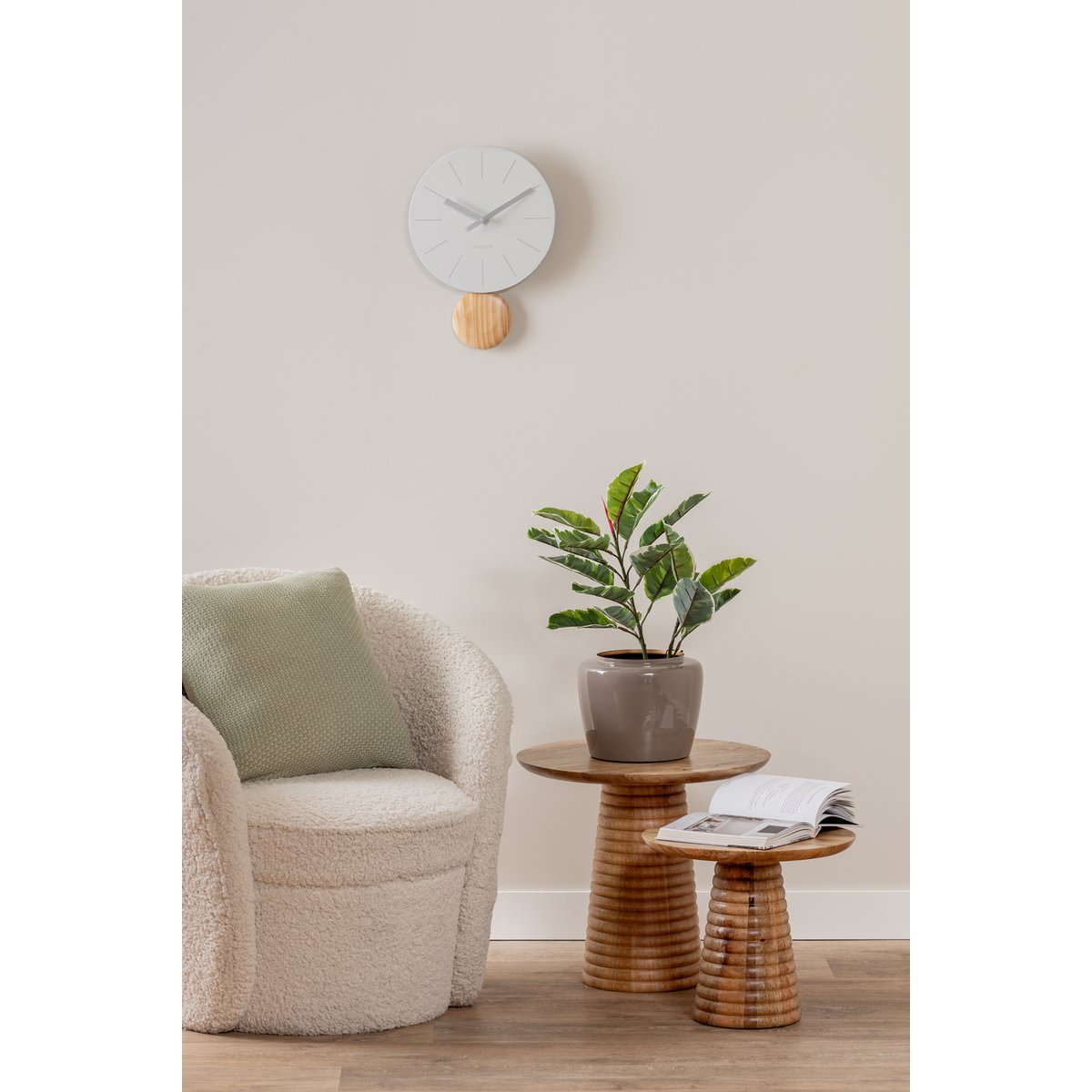 Wandklok Arlo slinger