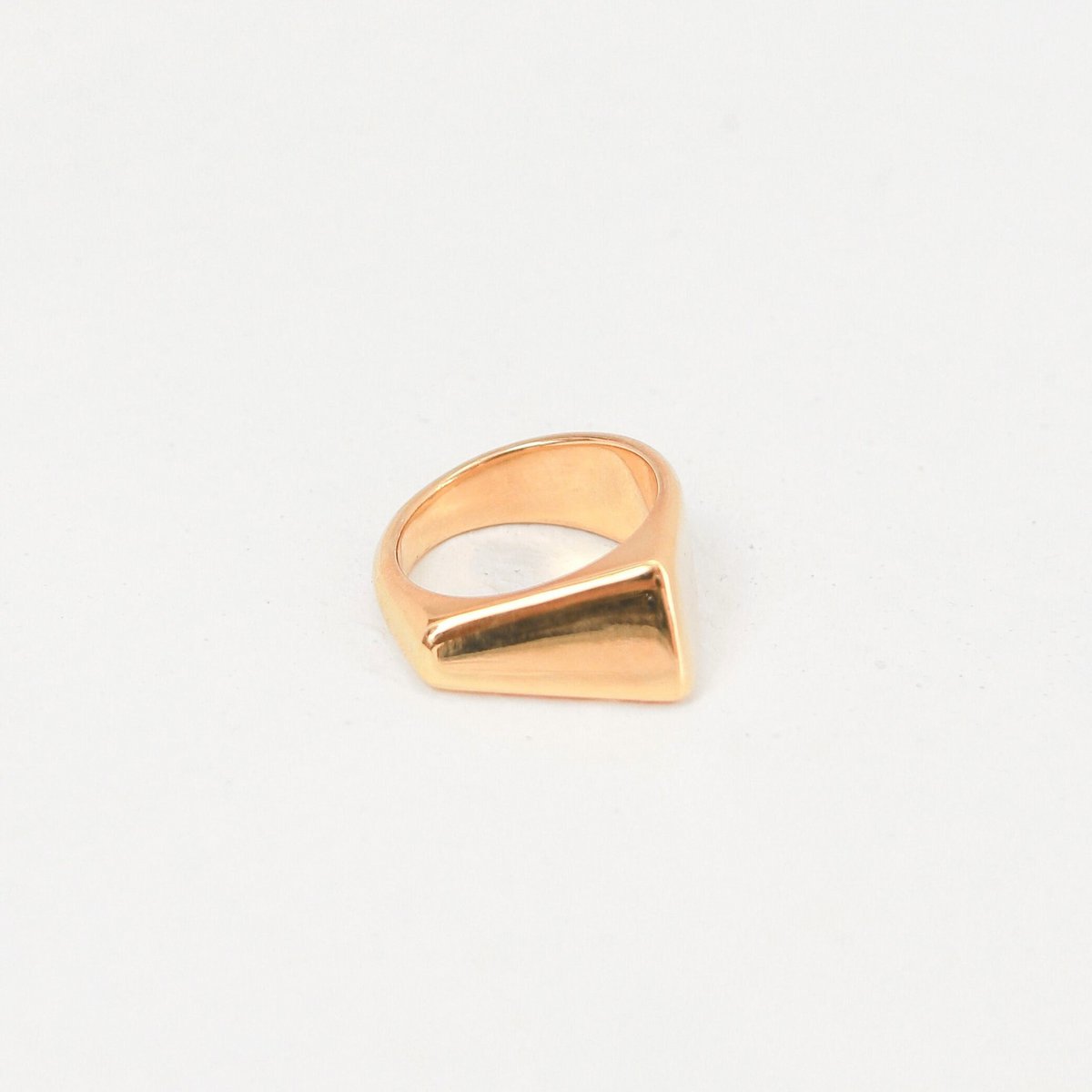 Ring 18k verguld 925 zilver driehoek