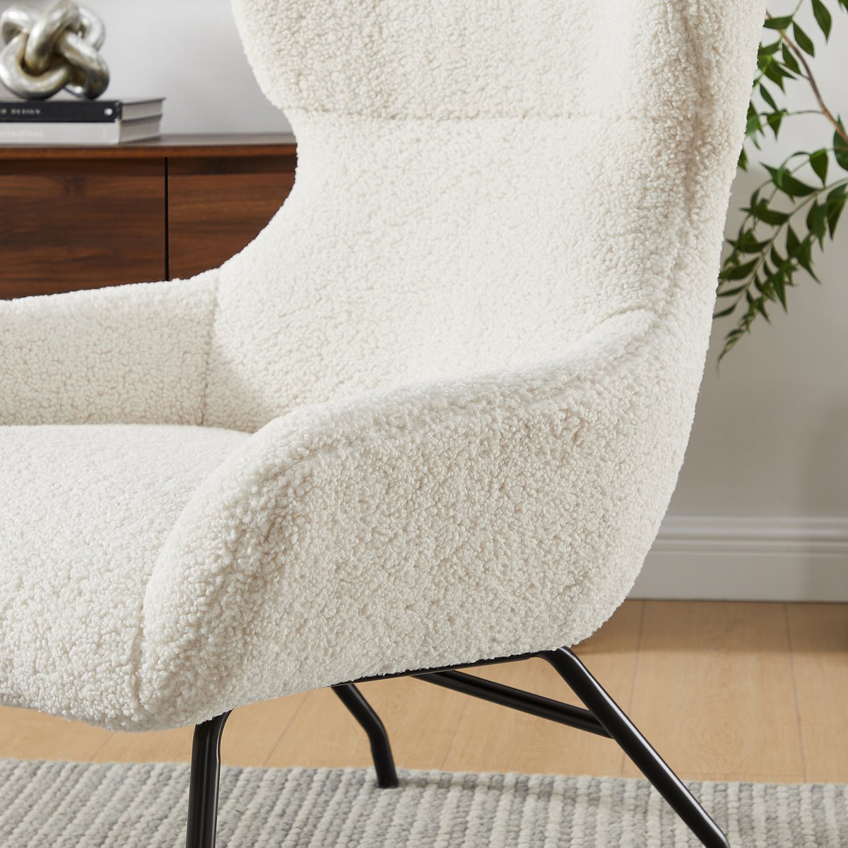 Fauteuil met kruk teddybont beige