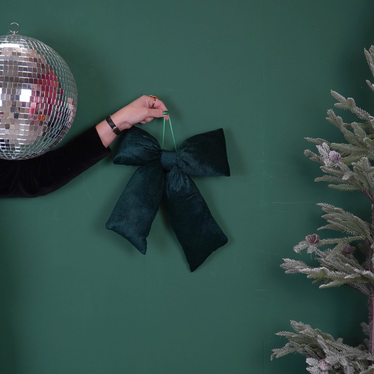 Kerstdecoratie strik fluweel groen 32x40 cm