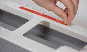 Uitschuifbaar kruidenrek voor zeven potjes met zelfklevende wandmontage