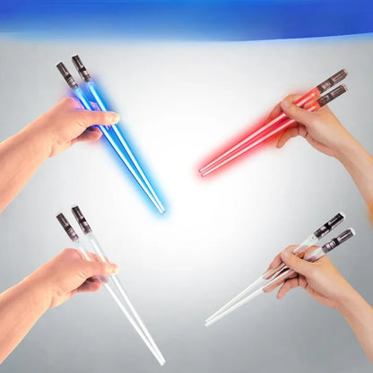 Lightsaber Eetstokjes Lichtgevende Set Met LED Verlichting Voor Sushi Avonden Fans Van Star Wars Huismerken.nl