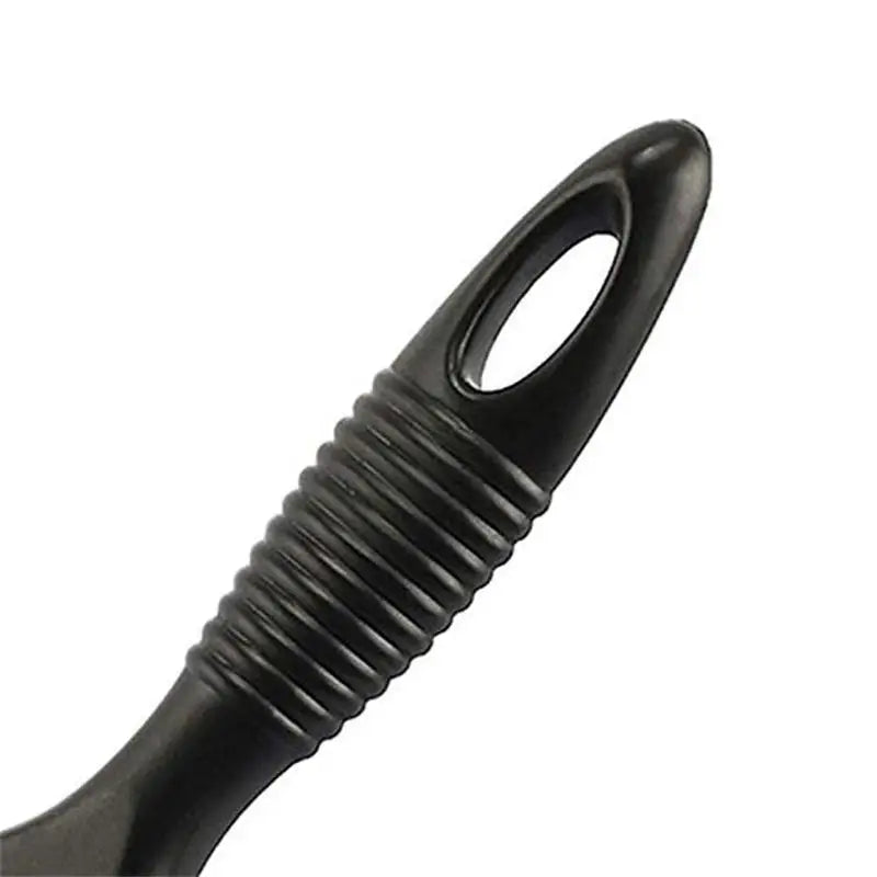 Barbecue brush with wire bristles