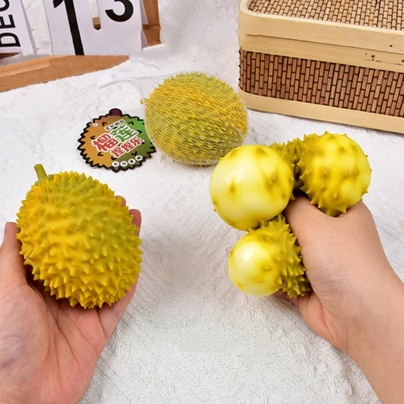 Squishy fidget toy fruitvorm