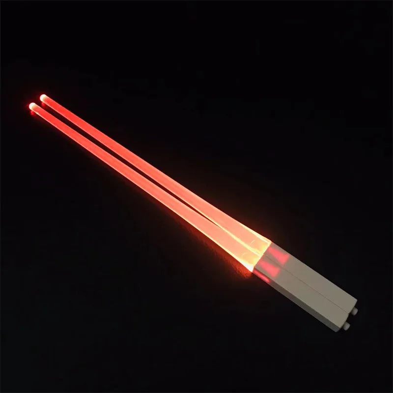Lightsaber Eetstokjes Lichtgevende Set Met LED Verlichting Voor Sushi Avonden Fans Van Star Wars Huismerken.nl