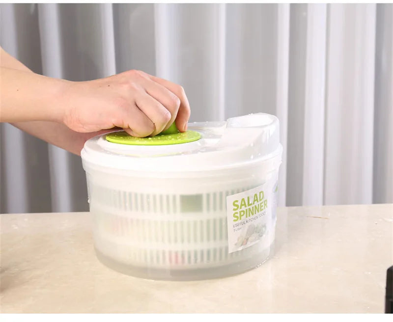 Saladespinner met deksel om groenten te wassen en drogen