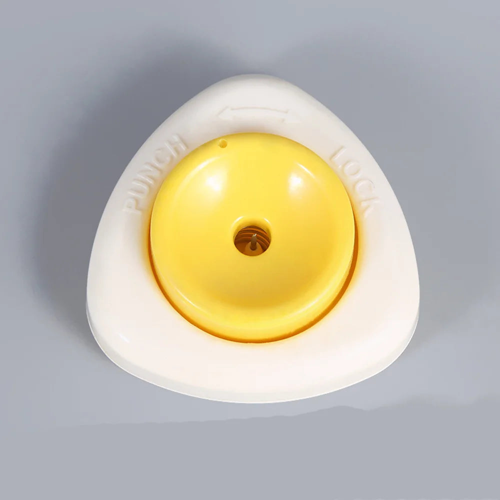 Halfautomatische eierprikker met veer