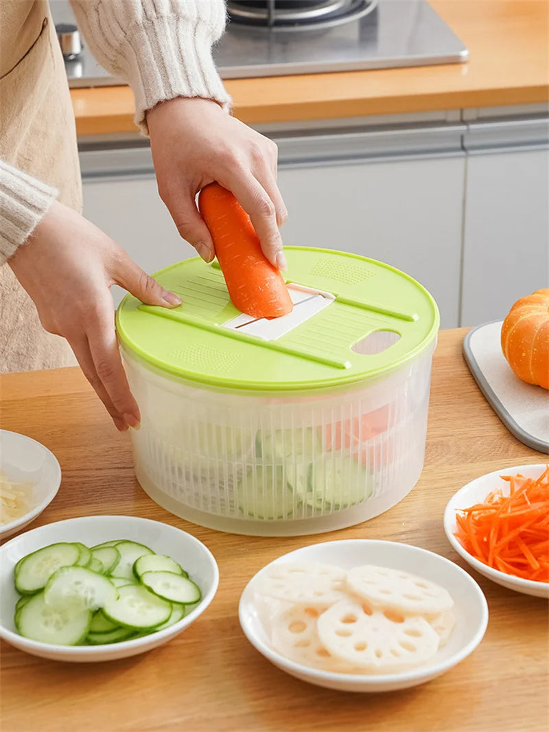 Saladespinner met deksel om groenten te wassen en drogen