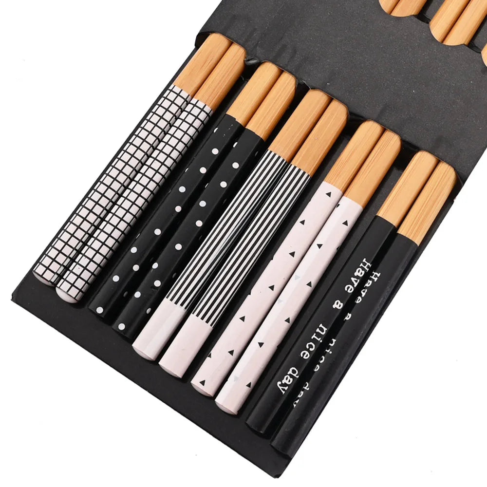 Huismerken Handgemaakte Bamboe Eetstokjes Set Vijf Paren Met Bloemenmotief Multikleur Voor Sushi Liefhebbers