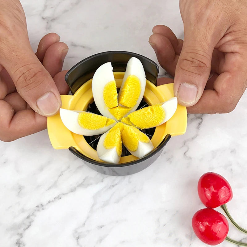 Eierbereider met snijring en bewaarbakje