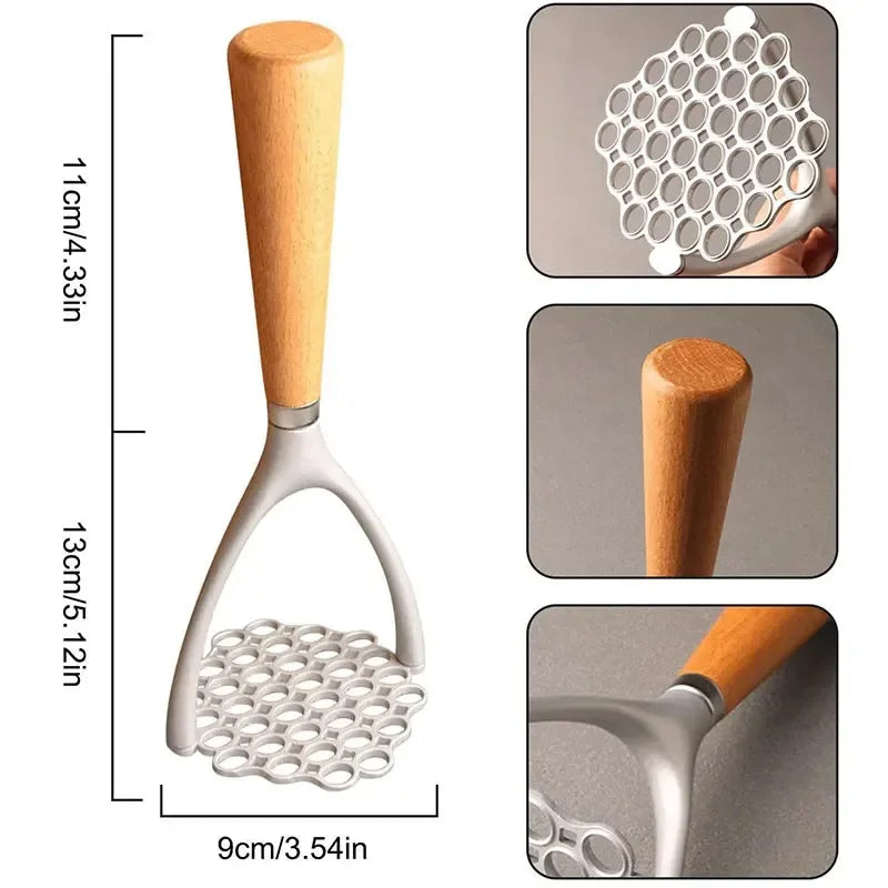 Aluminium aardappelstamper met houten handvat voor klontvrije puree